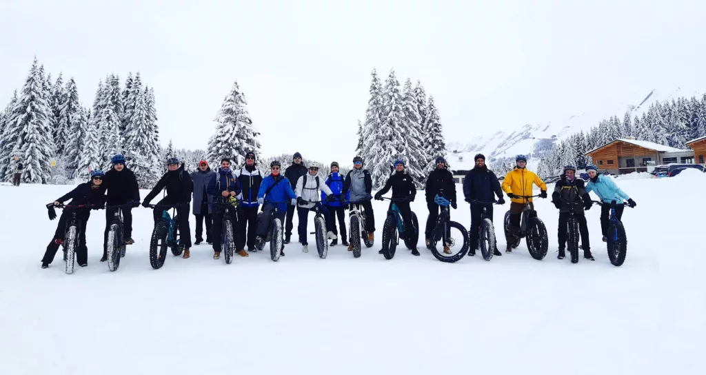 Raid fat bike groupe idée activité ludique station ski