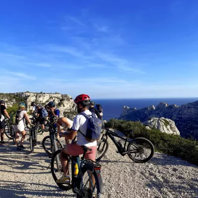 vue sur les calanques de sormiou, vtt, seminaire corporate