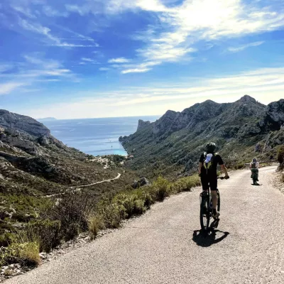 Vue sur la calanque de Sormiou, vtt, séminaire entreprise