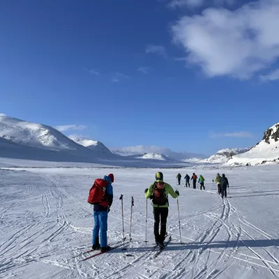 groupe Laponie lac gele